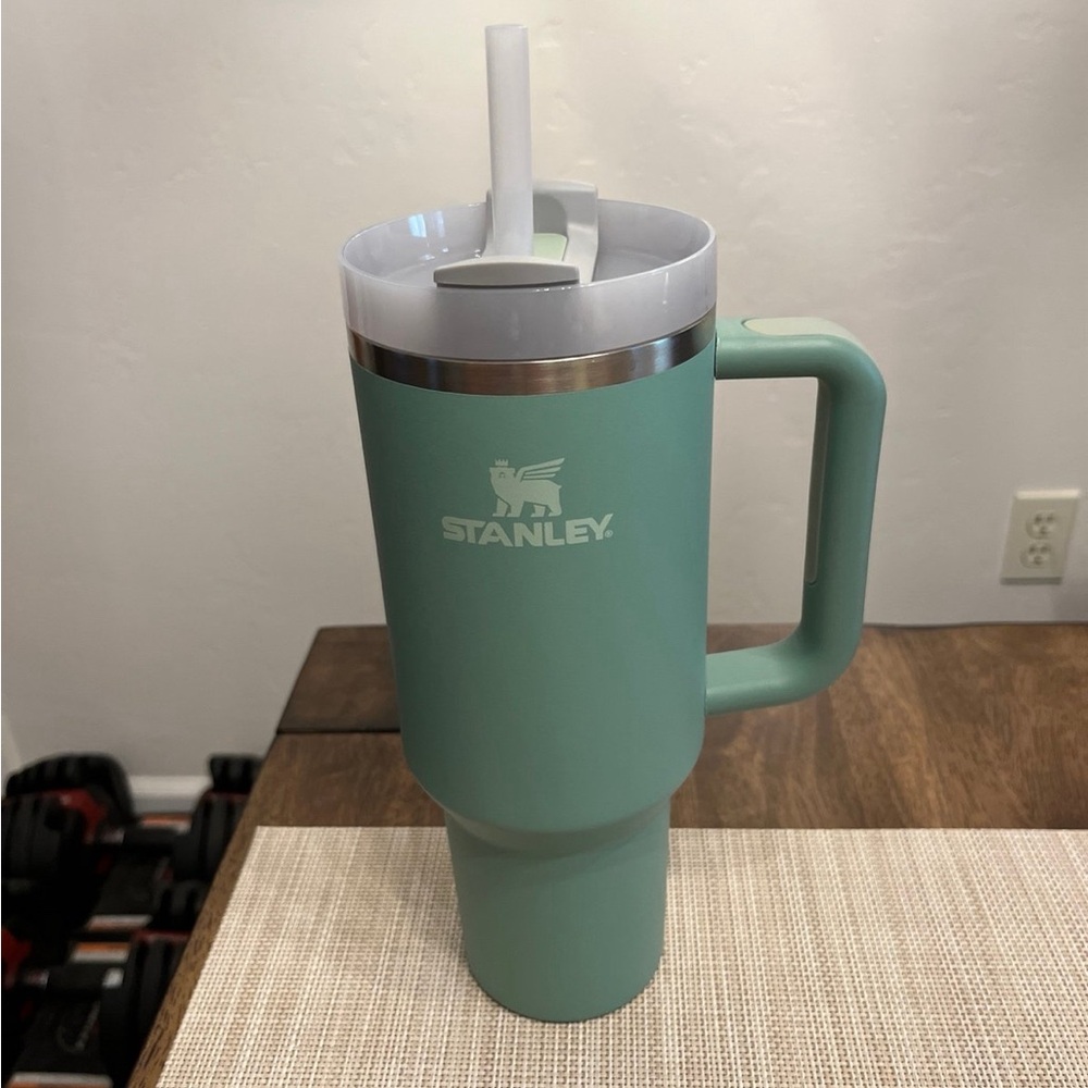 Stanley Quencher Tumbler 40oz